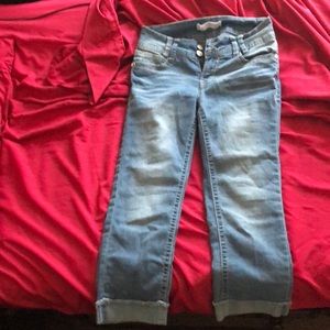 I am selling my capris.